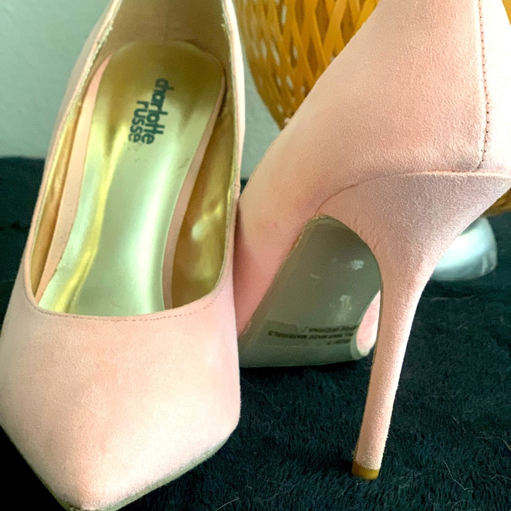 Woman’s blush color heels